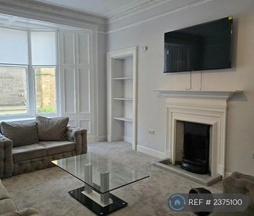 3 bedroom flat to rent - Photo 3