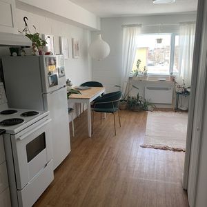 Studio Semi-meublé Au Centre-ville - Photo 3