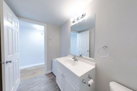 For Lease - 19 Kent Street Unit# 2, Kingston, Ontario - Photo 3