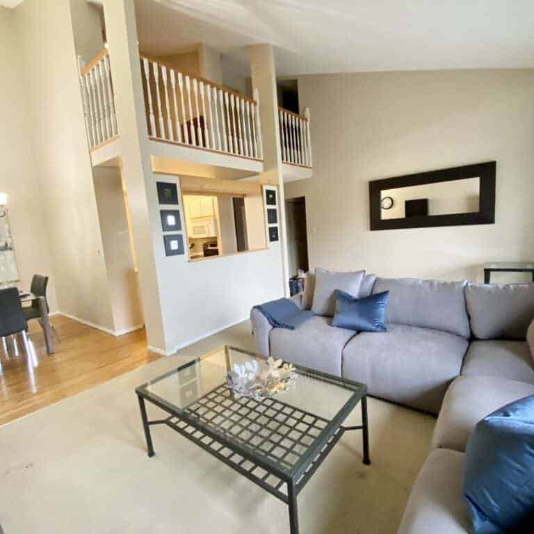 Edmonton Furnished Condo Rental in Lansdowne - Stunning 2 Level Condo in Aspen Gardens - Photo 1