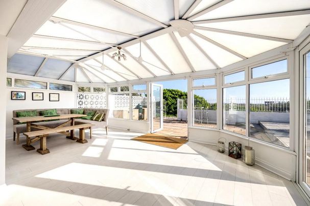 5 bedroom detached house to rent - Photo 1