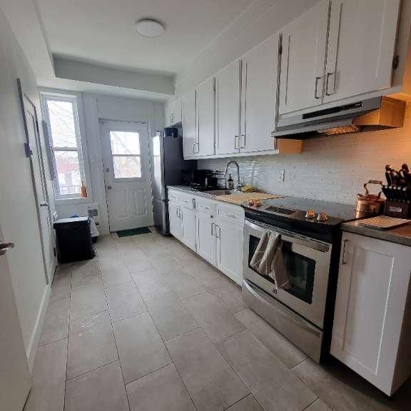 Superbe 3 1/2 double-chambre rénové et lumineux au cœur de Rosemont-La-Petite-Patrie - Photo 1