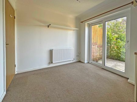 2 bedroom Two Bedroom Terrace House to rent - Photo 2