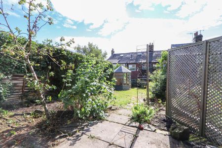 2 bedroom Terraced House to rent - Photo 3