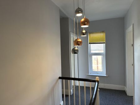 3 bedroom terraced house to rent - Photo 2