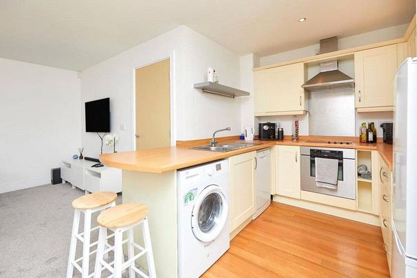 2 bedroom flat to rent - Photo 1