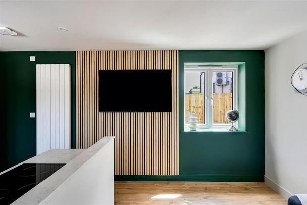 1 bedroom in a house share to rent - Photo 1