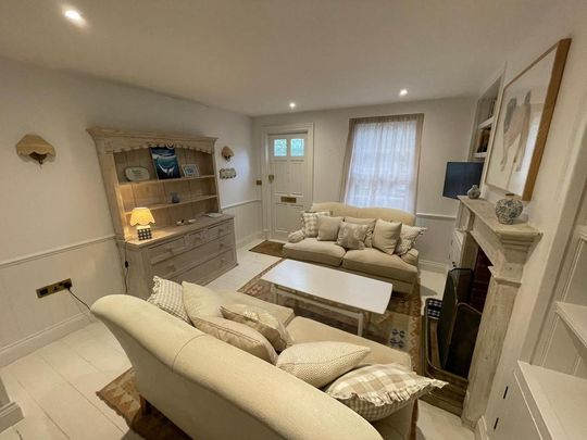 2 bedroom terraced house to rent - Photo 1