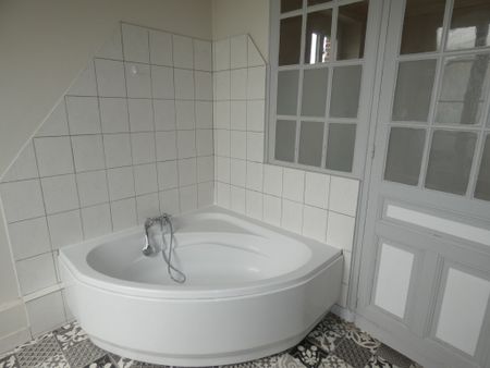 Location Appartement 3 pièces 117m² JOIGNY 89300 - Photo 5