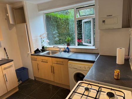 2 bedroom maisonette to rent - Photo 4