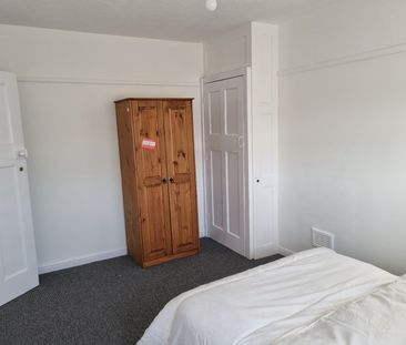 Room in a Shared House, Parthenon Drive, L11 - Photo 4