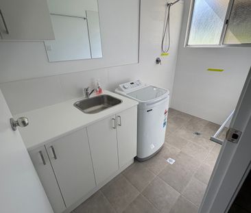 Furnished Room Located Within Walking Distance To The University - Photo 4