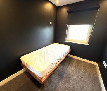 4 bedroom terraced house to rent - Photo 4