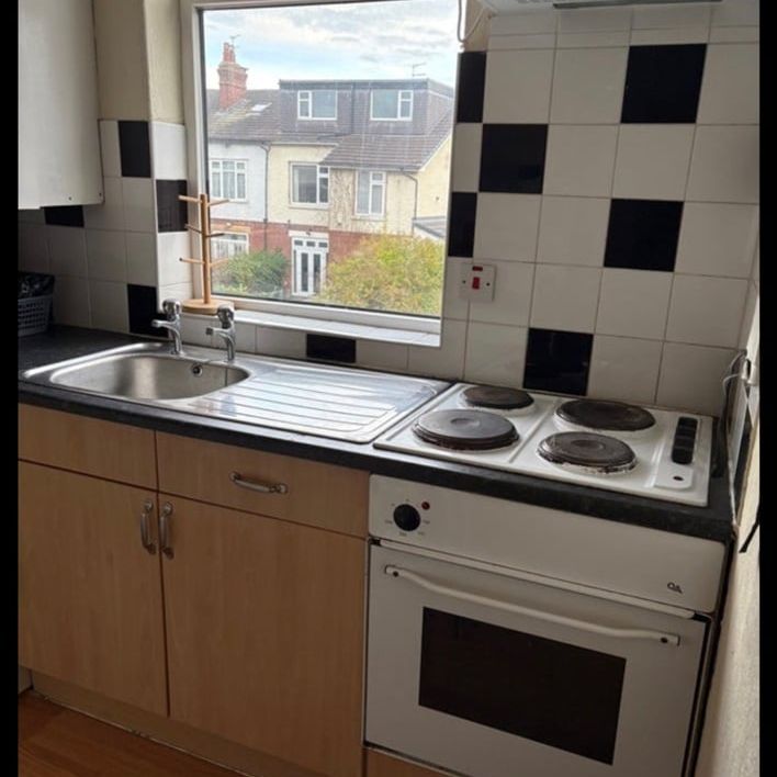 Room in a Shared House, Church Lane, LS15 - Photo 1
