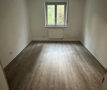 Frisch saniert: Geräuminge 3,5-Zimmer-Wohnung in ruhiger Lage - Foto 6