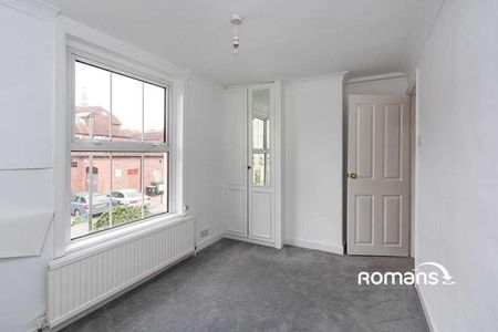 Long Garden Walk, Farnham, Surrey, GU9 - Photo 4