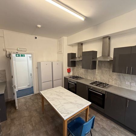 Room in a Shared House, Western Elms, RG30 - Photo 3