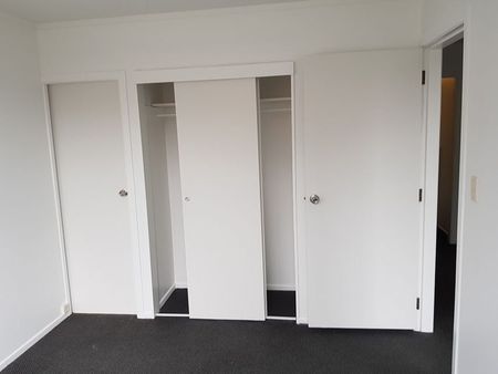 3 x bedroom Paparangi, close to schools and shops - Photo 2