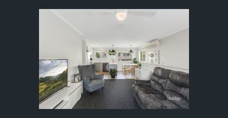 Stunning Renovated 3-Bedroom Unit in East Toowoomba - Photo 2