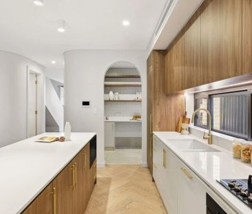 Designer Home in Top Location with Rear Lane Access - Photo 5