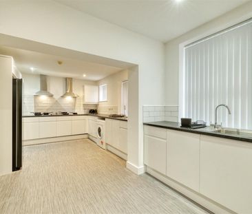 1 Beds - House share - - Photo 5