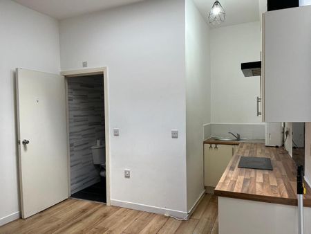 Studio to rent - Photo 3