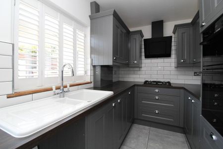 3 bedroom semi-detached house to rent - Photo 5