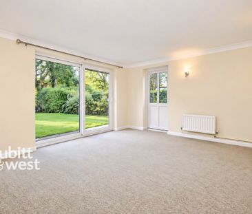 4 bedroom detached bungalow to rent - Photo 1