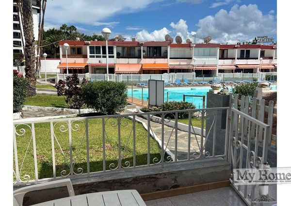 082-479 Renovated two bedroom duplex style bungalow in second line of Playa del Inglés beach.