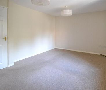 2 bedroom maisonette to rent - Photo 3