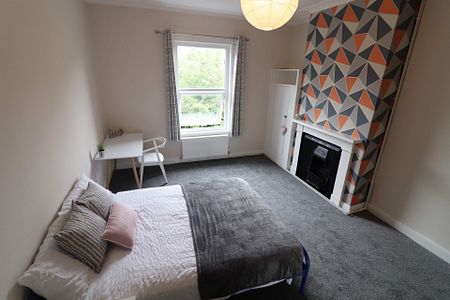 To Rent - 52 Bouverie Street, Chester, Cheshire, CH1 From £120 pw - Photo 2