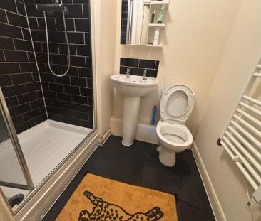 2 bedroom ground floor flat to rent - Photo 5