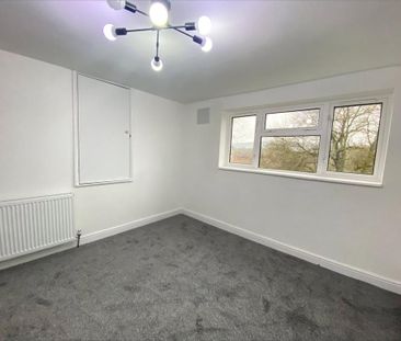 3 bedroom end of terrace house to rent - Photo 4