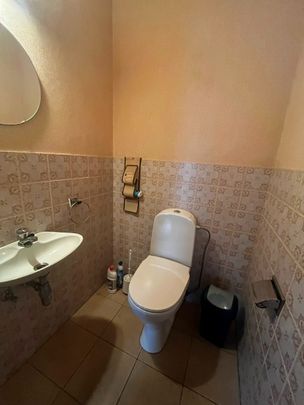 Verzorgde woning met twee slaapkamers, tuintje en garage. - Foto 1