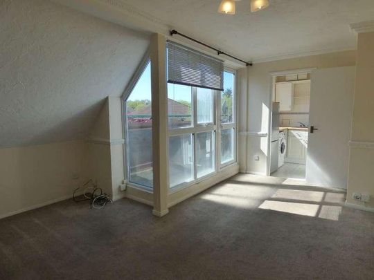 Woodstock, Laindon, SS15 - Photo 1