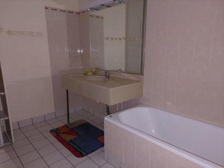 Location Appartement 3 pièces 119m² BONSECOURS 76240 - Photo 3