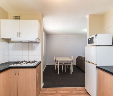 BEY APARTMENTS - SKY-HIGH LIVING WITH STUNNING PERTH VIEWS! - Photo 6