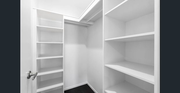 Choice of 2 - Main house $650 OR 2 Bedroom $510 Per week - Photo 1