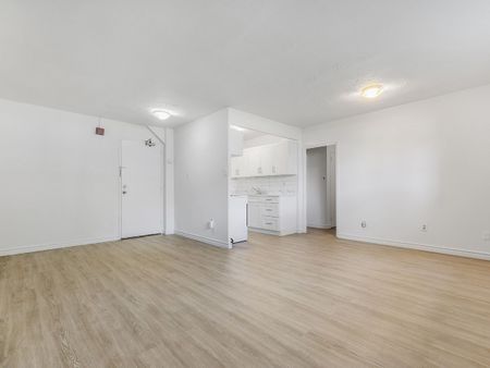 For Lease - 165 Colborne Avenue Unit# 102, Richmond Hill, Ontario - Photo 2