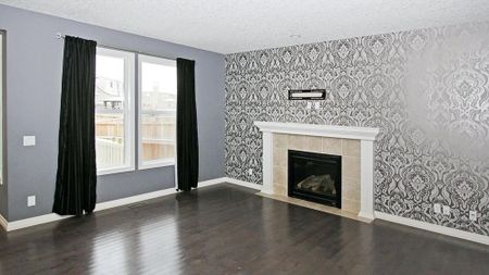 **Lake Community Living At Its Finest: Impressive 2 Storey Home In Mahogany** Special Incentive - Photo 5