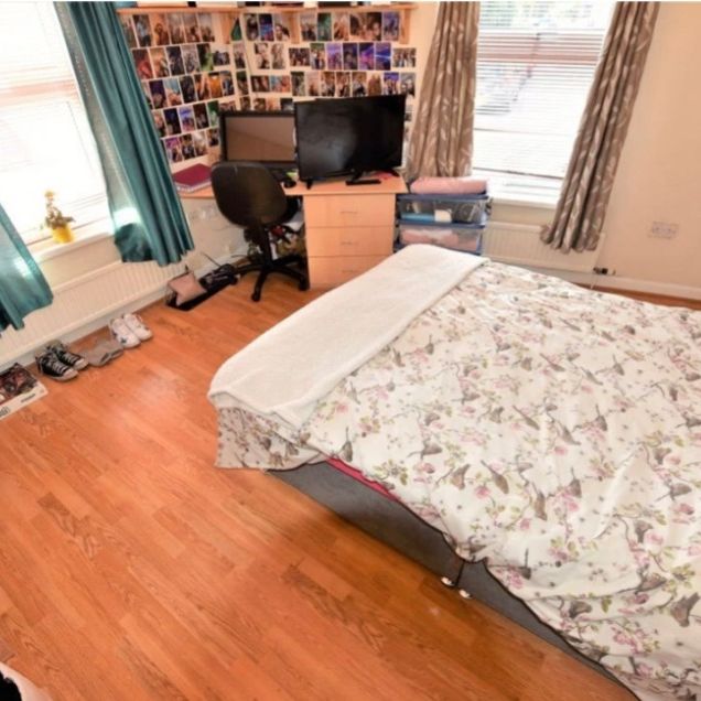 6 Bed - 3 Chiswick Street, Hyde Park, Leeds - LS6 1QE - Student - Photo 1