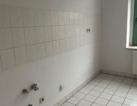 Schöne 3-Zimmer mit Laminat und Wannenbad in sehr guter Lage! Jetzt einziehen und im neuen Jahr erst zahlen! - Photo 1