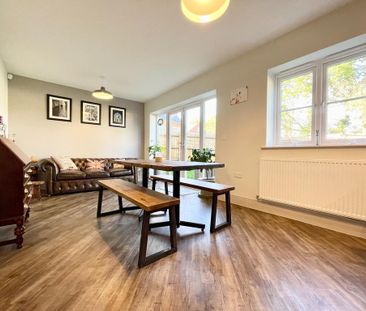 4 bedroom detached house to rent - Photo 1