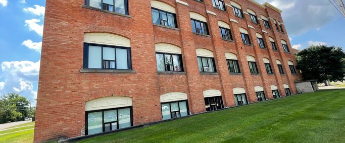 Mill Place Apartments - PARKING SPACE INCLUSIVE | 17 Church St, Orangeville - Photo 1