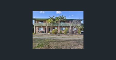 Tropical, Low-Maintenance Lifestyle - Photo 2