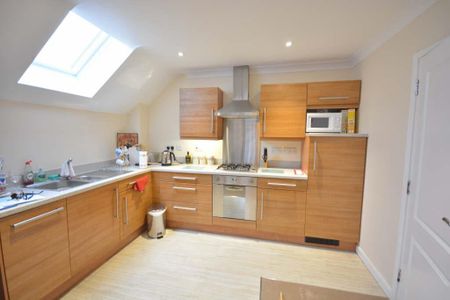 Alsager, Clements Mead, Leatherhead, Surrey, KT22 7FN - Photo 3
