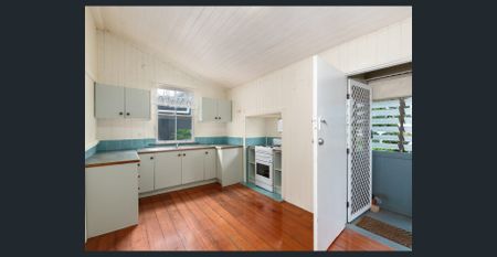 3 BEDROOM HOME IN THE HEART OF WOOLLOONGABBA - Photo 3