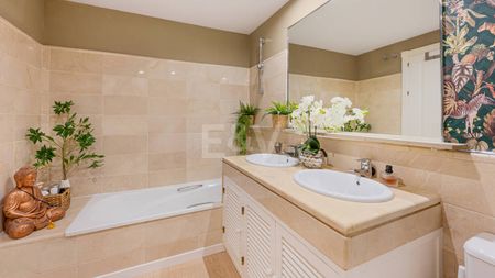 Apartment with Beautiful Sea Views and Golf Community Access - Photo 4