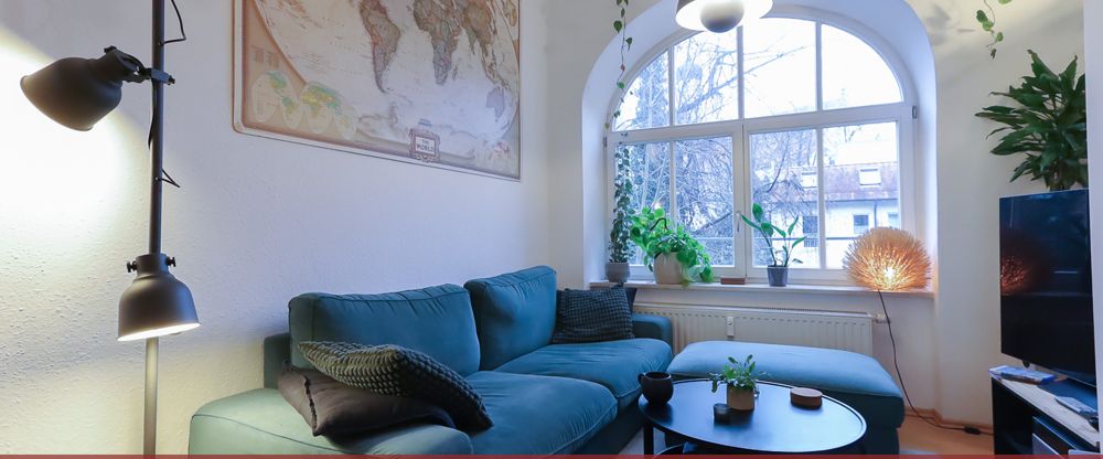 NEU! | Ab 1.4.2026 - Große 3-Zimmer Altbauwohnung - EBK, Balkon, Stellplatz, Lift. - Foto 1