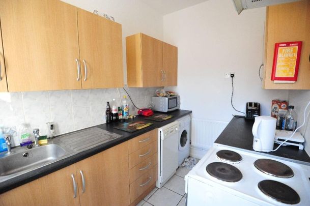 5 bedroom terraced house to rent - Photo 1